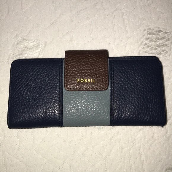 Fossil Handbags - ❌SOLD❌Fossil Wallet
